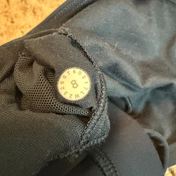 LIKE NEW Lululemon Energy Sports Bra - Navy blue - Picture 3 of 3